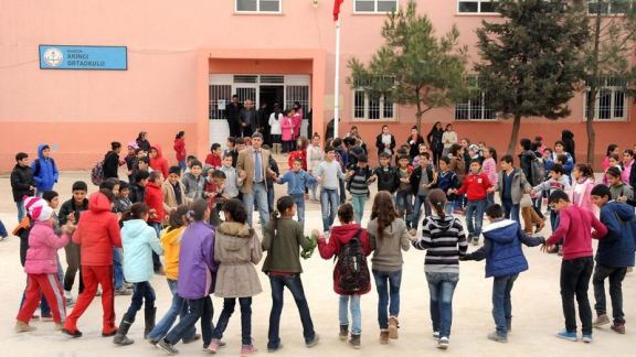 Mardin´deki Okulda Mozartlı, Şivan Perwerli Teneffüs
