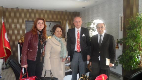 EMEKLİLİĞE AYRILAN ÖĞRETMEN ŞENAY TAHINÇ MÜDÜRLÜĞÜMÜZÜ ZİYARET ETTİ