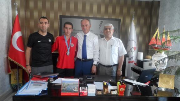 MARDİN MESLEKİ VE TEKNİK. ANADOLU LİSESİ ÖĞRENCİSİ AHMET ALKANOĞLU MİLLİ TAKIMA SEÇİLDİ